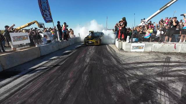 Aussies Shut Down The CRAZIEST Ice Cream Cruise On The Planet