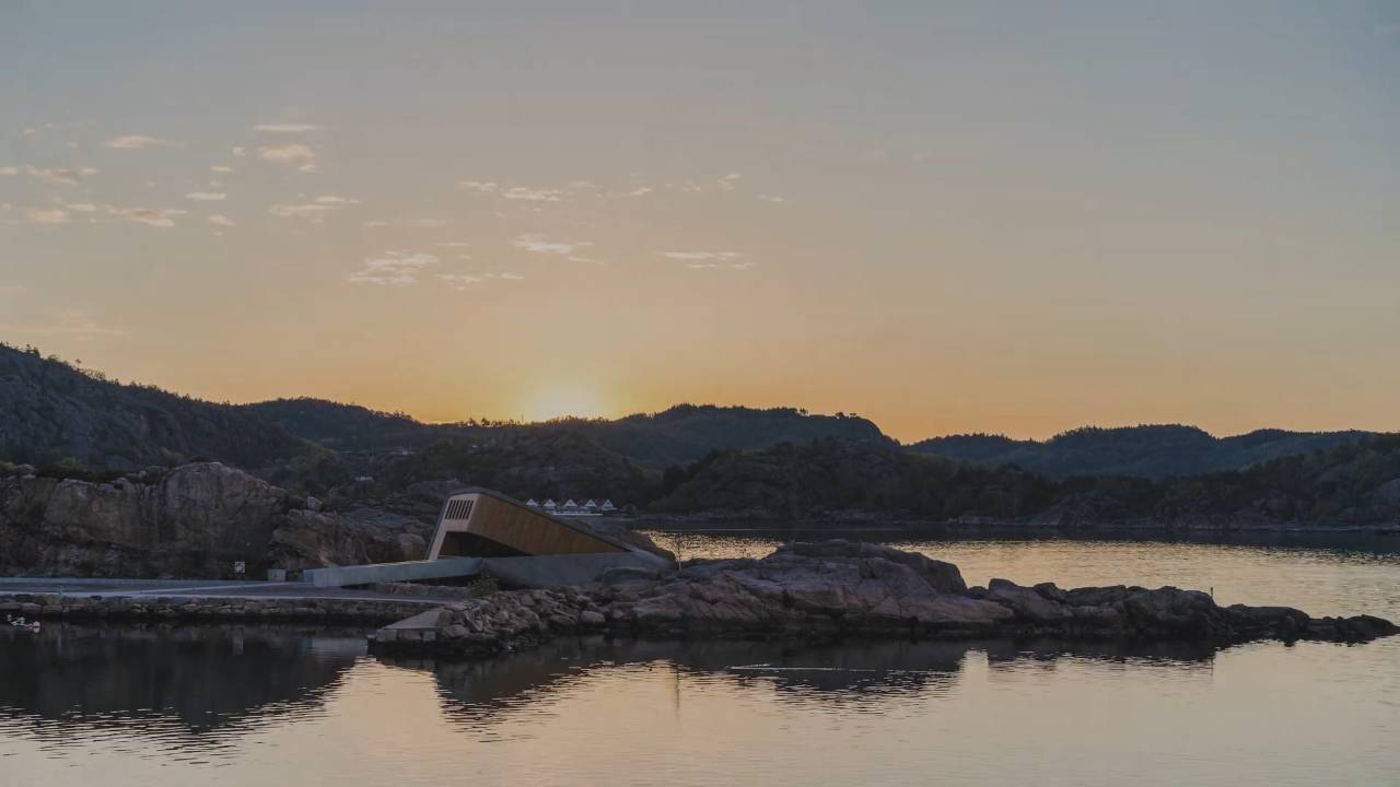 Under i Lindesnes, Norge _ Verdens største undervannsrestaurant
