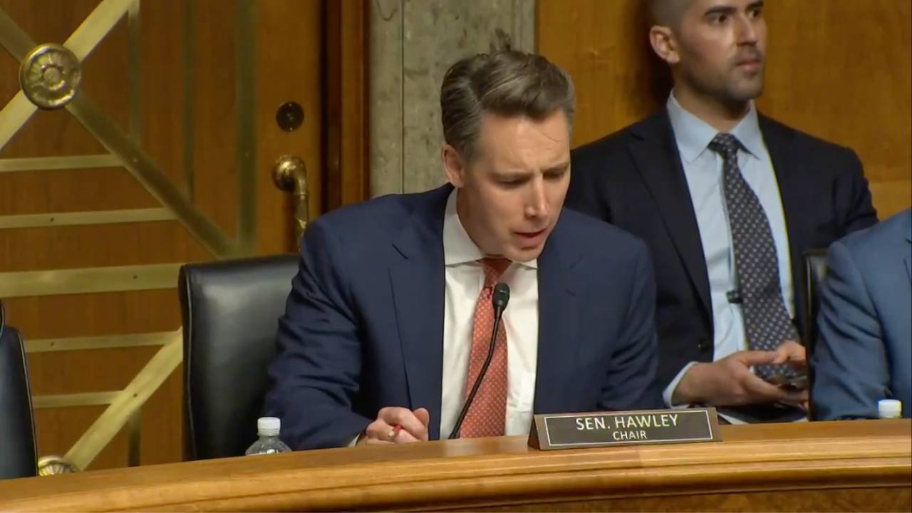 Senate Homeland -  Sen. Hawley (R-MO) on fire departments: “Trucks cost more than ever”