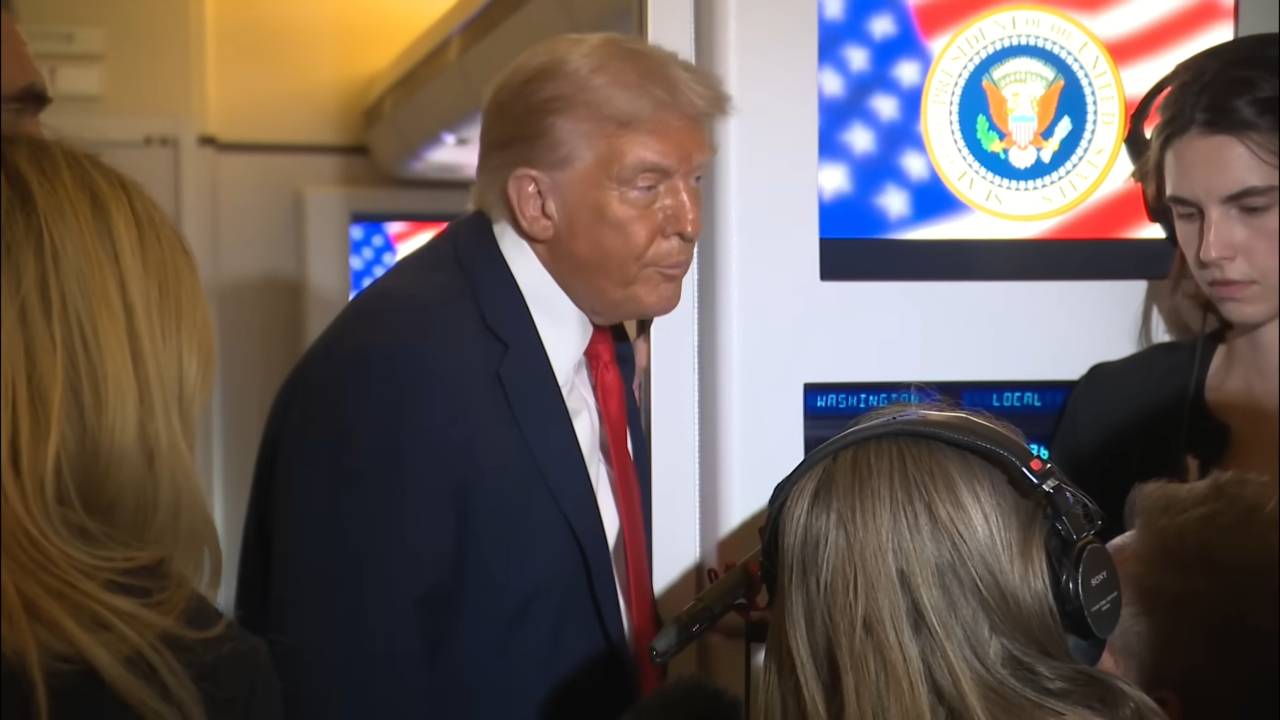 09 21 25 White House gaggle - Pres Trump: "We have to protect our Supreme Court judges"