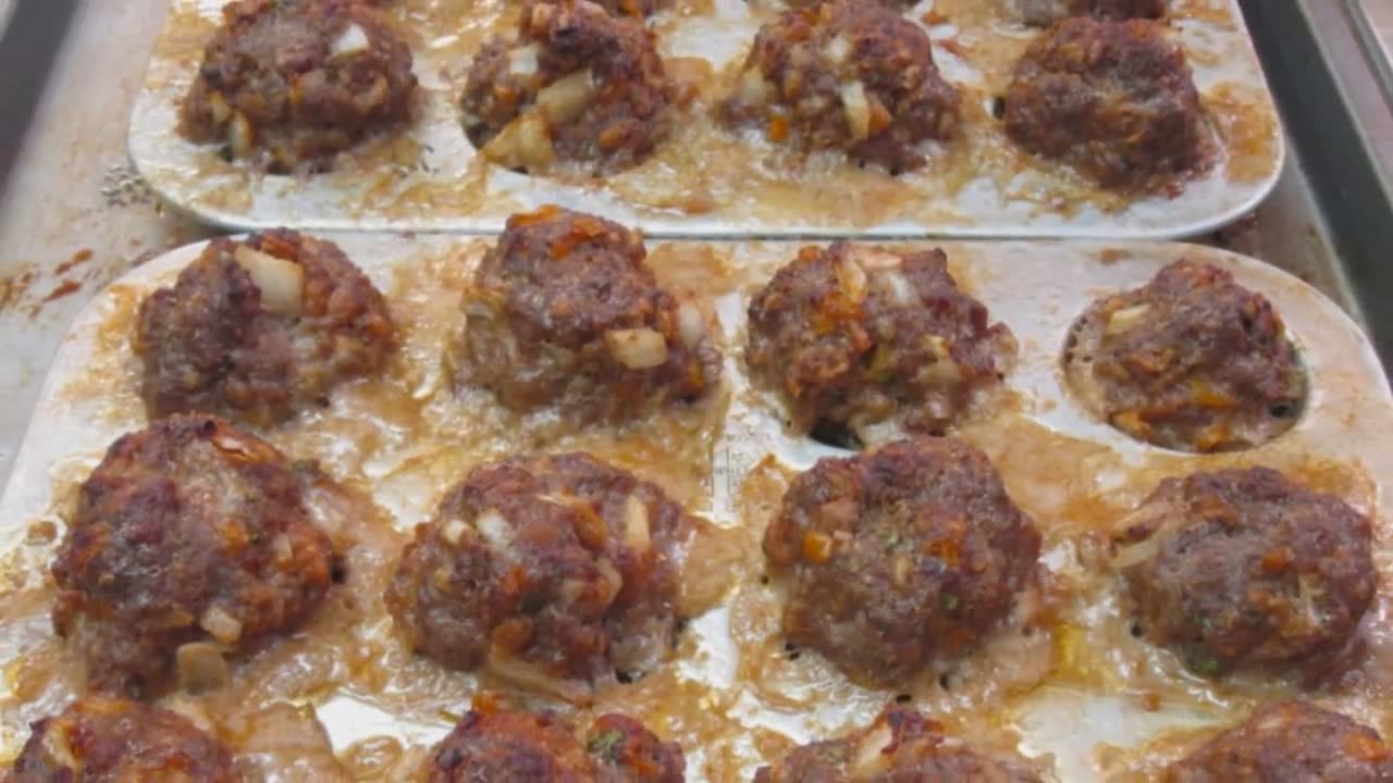 Traditional Italian pasta with meat sauce