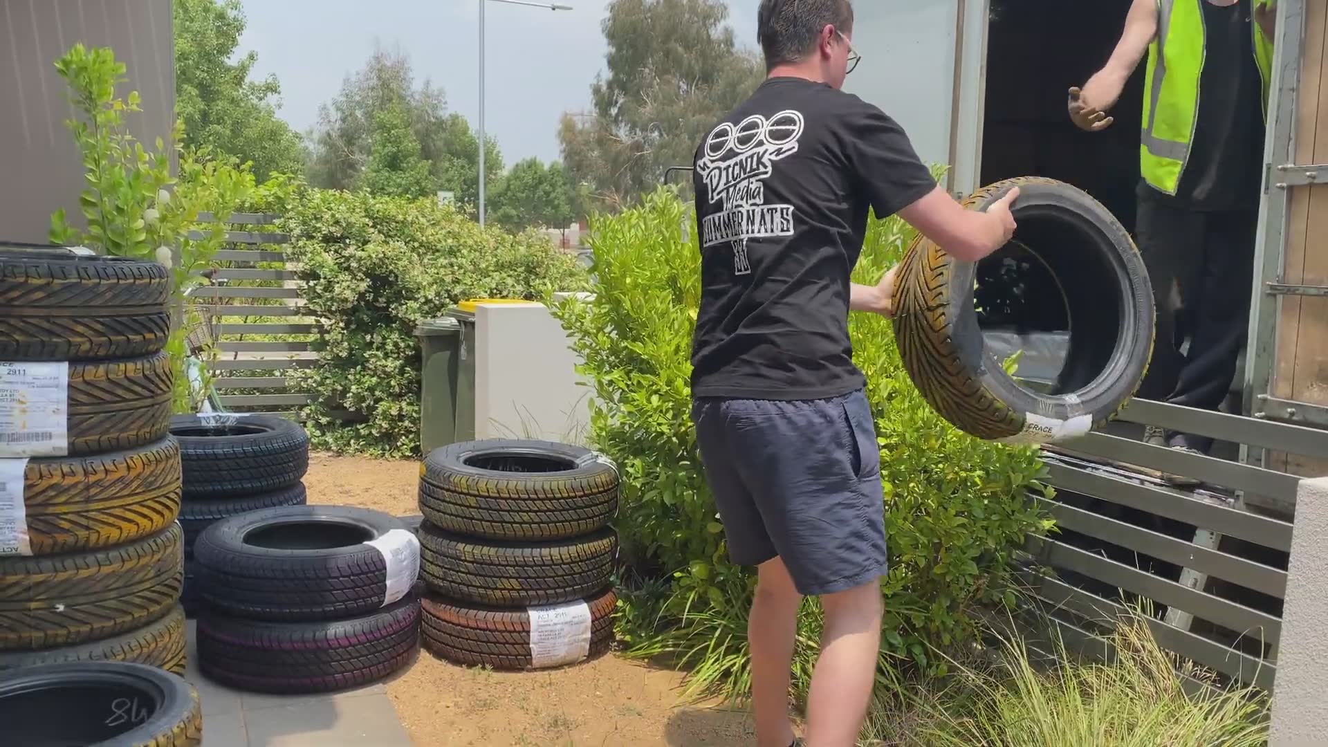 Colour burnout tyres for Summernats