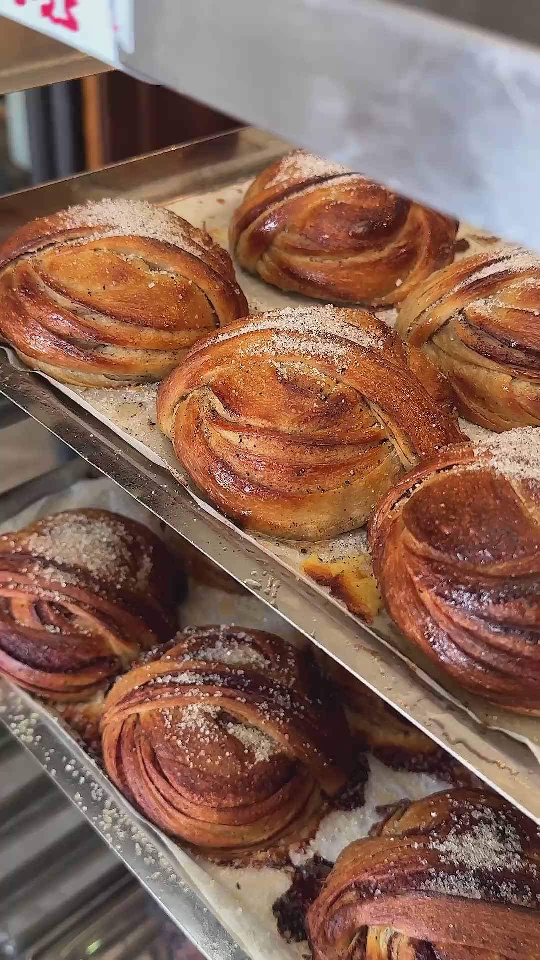 Dette bakeriet serverer den beste kardemommebollen i Oslo Daegens Bakeri – vår guide