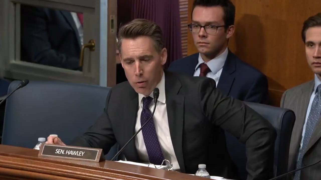Senate Labor - Sen. Hawley (R-MO): "You can't be pro family if you can't make a wage you can support a family on"