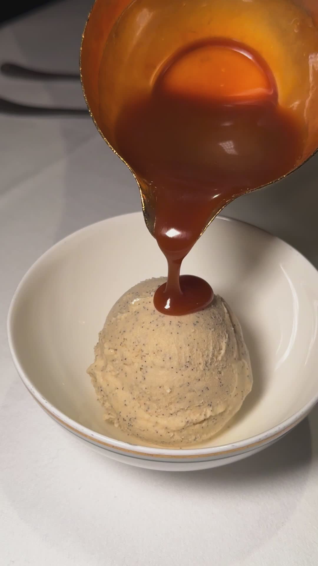 Frantzéns søsterrestaurant er storslått, men herlig morsom | Brasserie Astoria i Stockholm | bak kulissene
