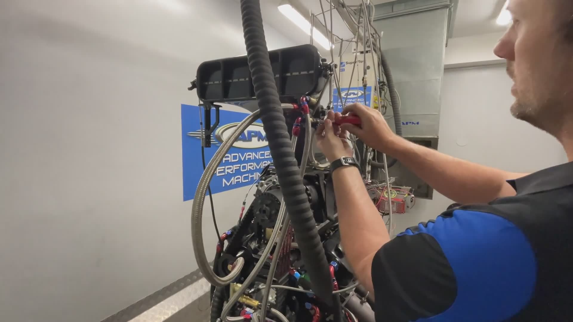 2,100 horsepower 540ci BBC on the engine dyno - ear splitting whine