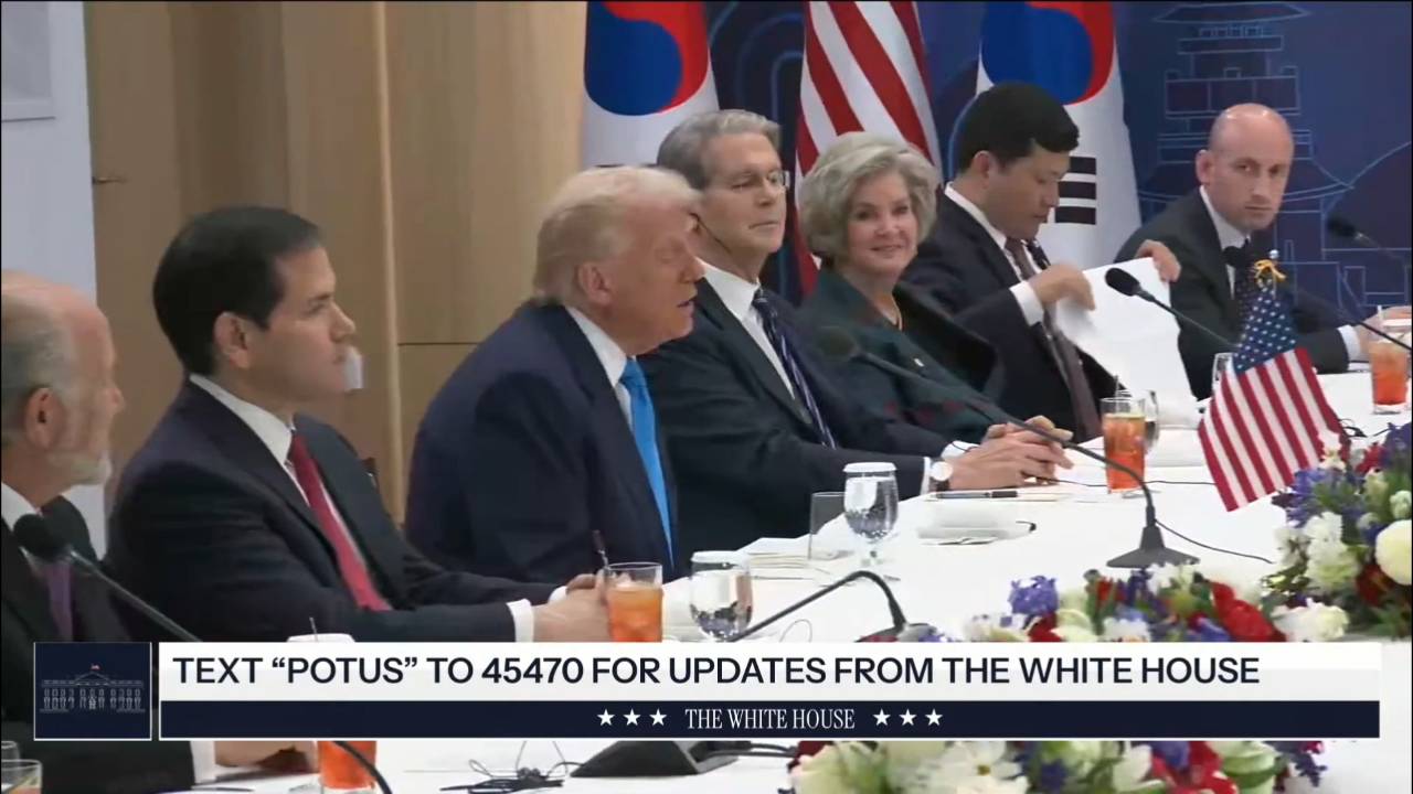 Bilateral Meeting with Republic of Korea - Pres. Trump on peace between North and South Korea: "I'll be working on this very hard with you, with your team, with a lot of other people"