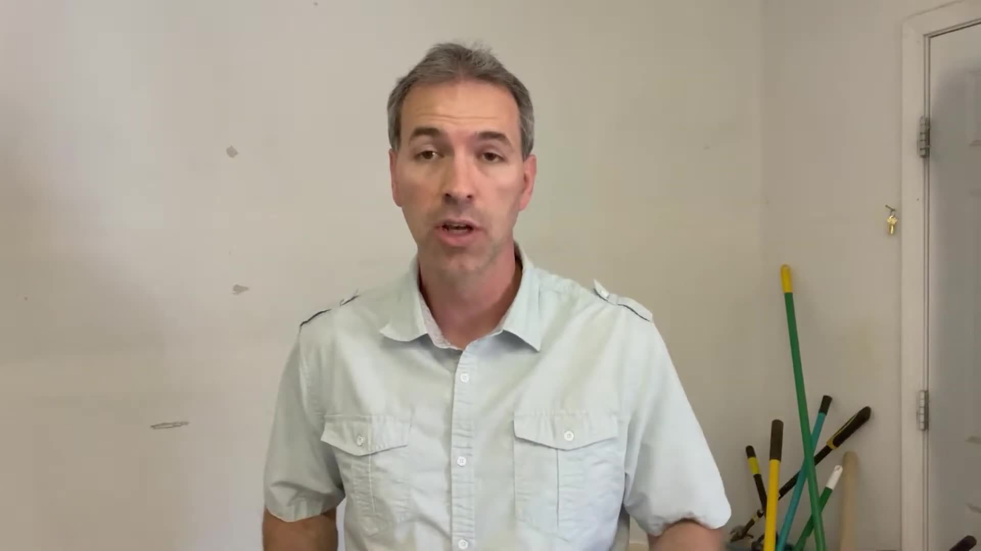 Ex-CIA officer reveals intelligence agency methodology for identifying and enlisting covert sources