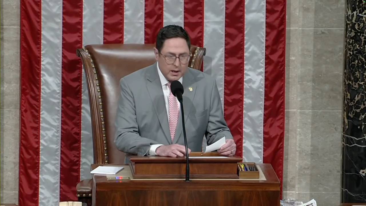 Epstein Vote– Rep. Flood (Speaker Pro Tempore): “The Yeas are 427, the Nays are 1.”