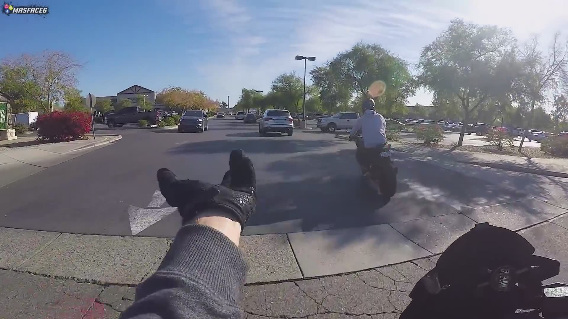 Challenge game tests whether random objects can be transported on sport bikes