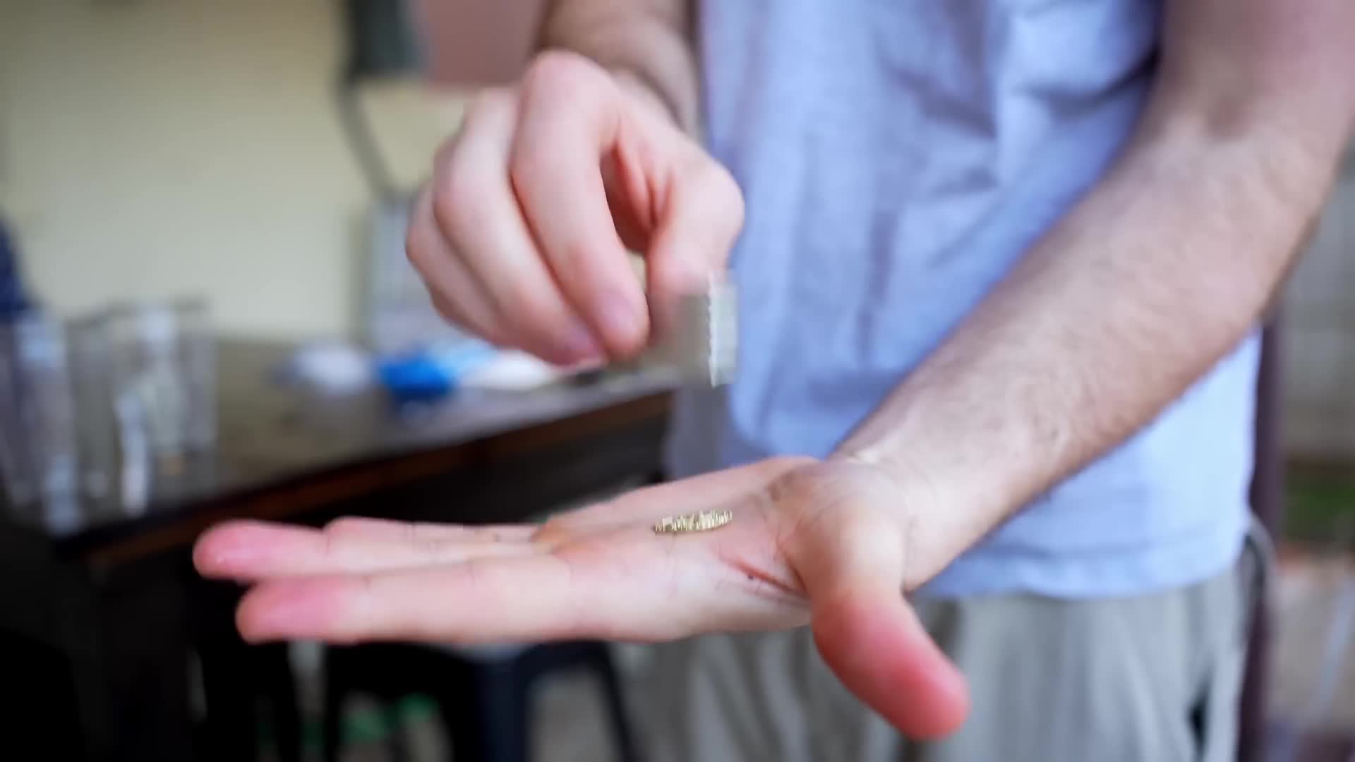 Ex-CIA officer demonstrates simple tests to verify authenticity of precious metal purchases before exchanging money