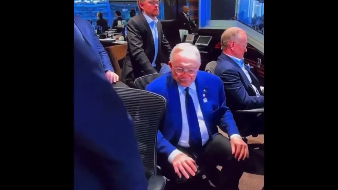 #Cowboys owner Jerry Jones was furious in his suite after Dallas was eliminated Sunday night.