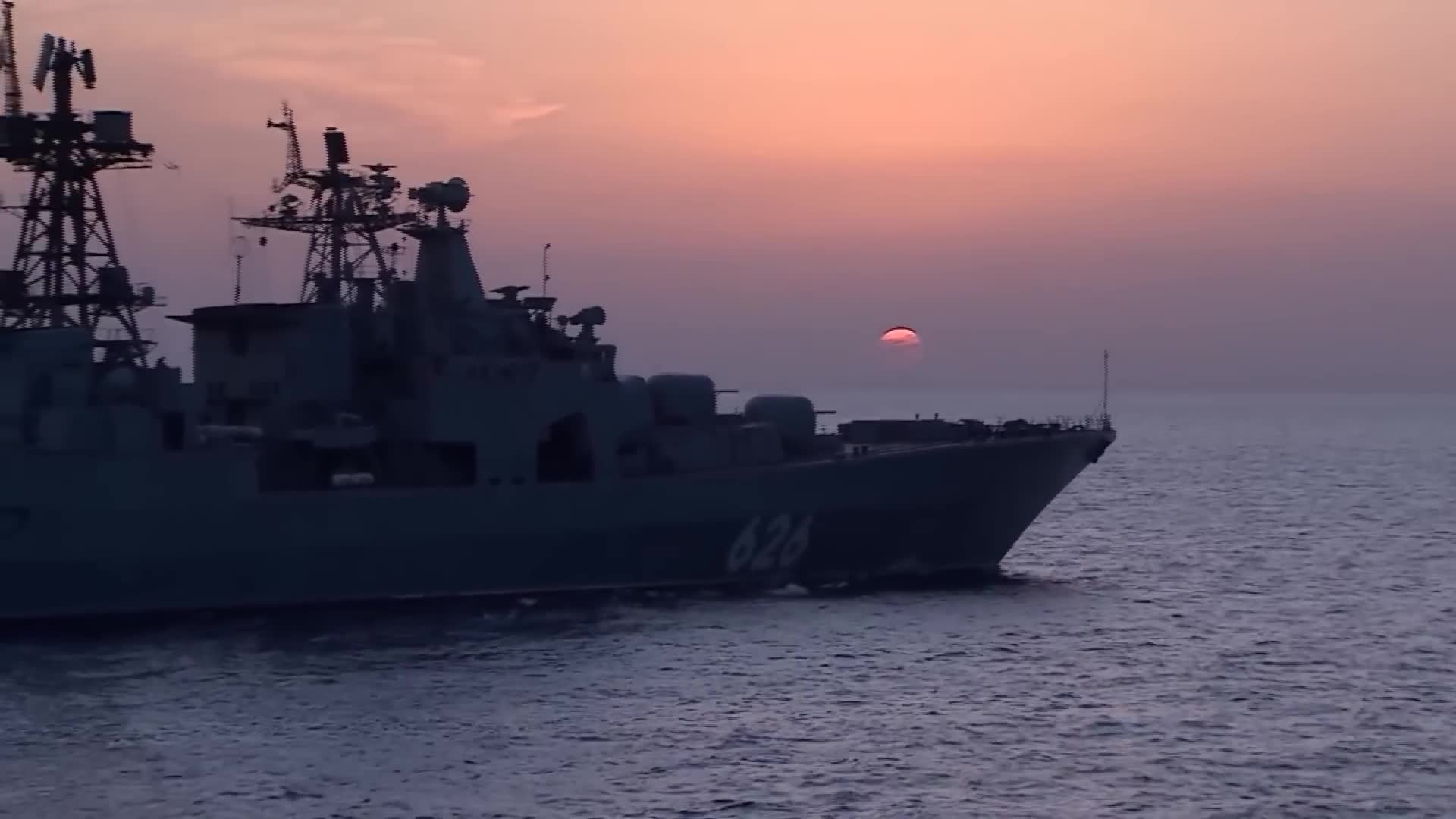 Destroyer encounters massive storm at sea