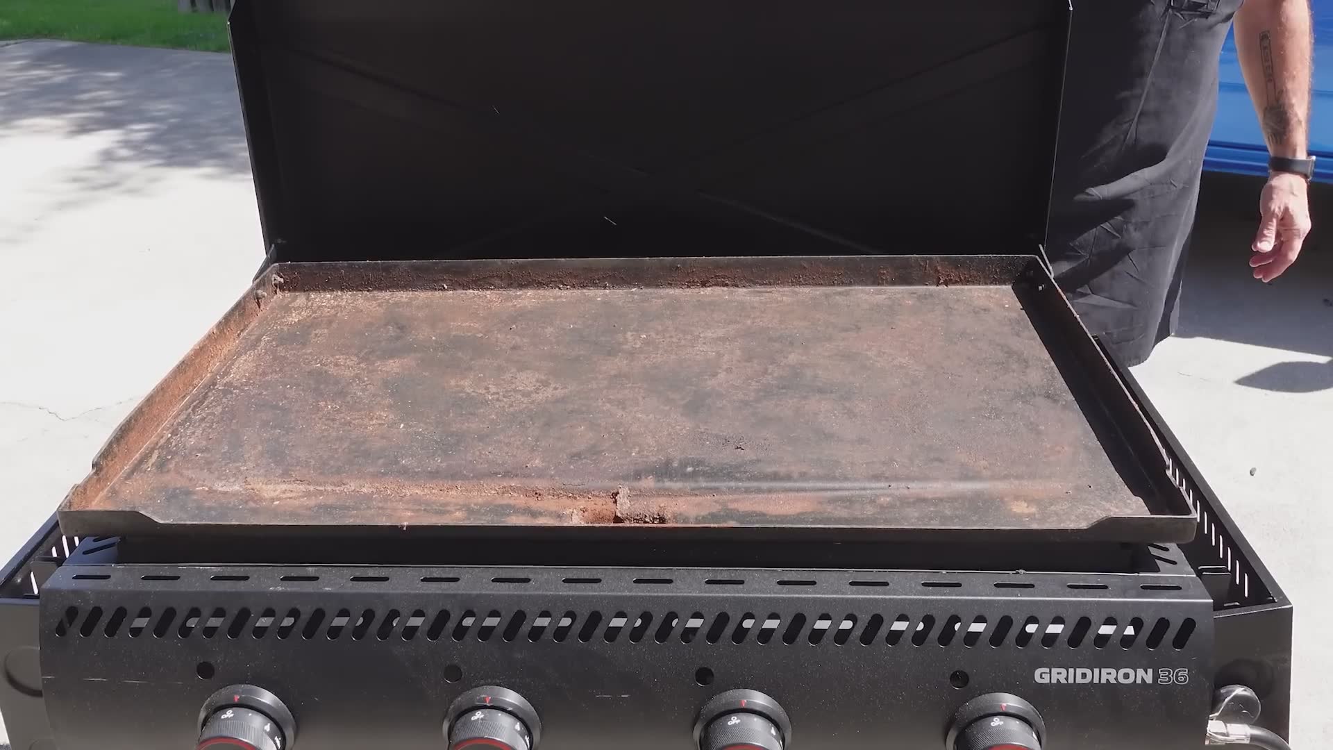Bringing a rusty griddle back to life