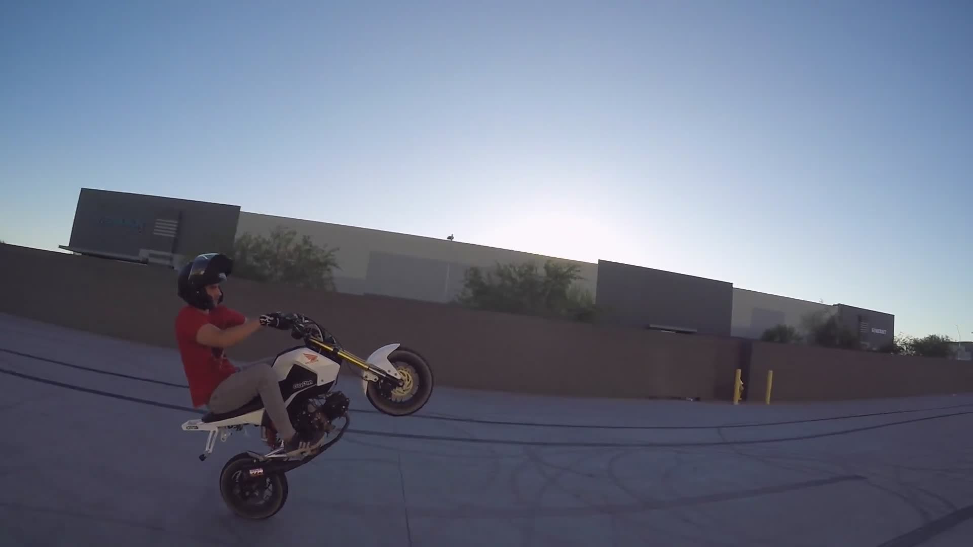 Gear changes while maintaining wheelie balance