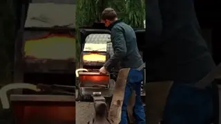Take a break from scrolling & watch Principal Farrier Seth Noble works heat on a pair of shoes🔥🥰