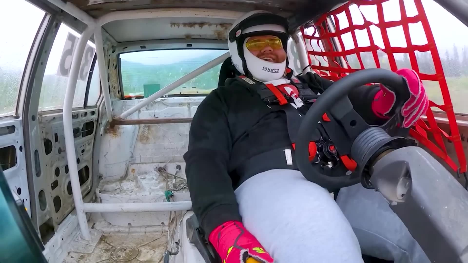 Scooterkjøring på vannet under Finnmarksekspedisjonen