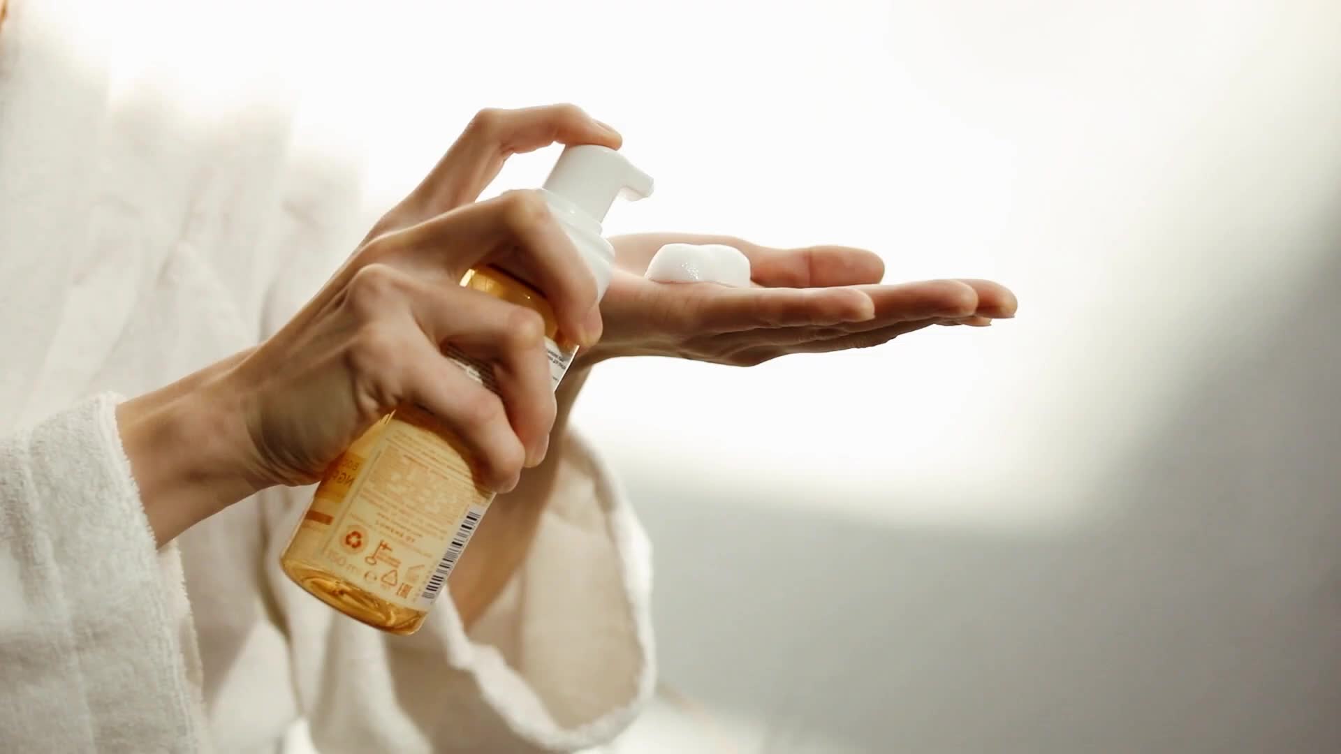 Sleep deprivation damages skin dermatologist shares practical repair tips
