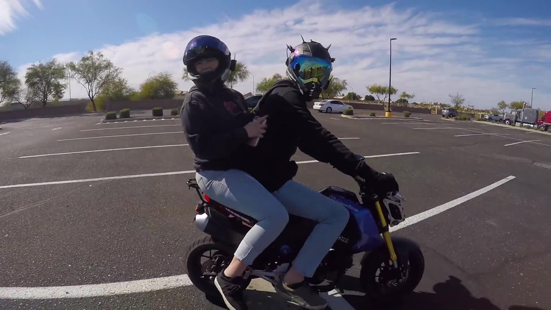 Motorcycle competition inspired by reality show with challenges and obstacles