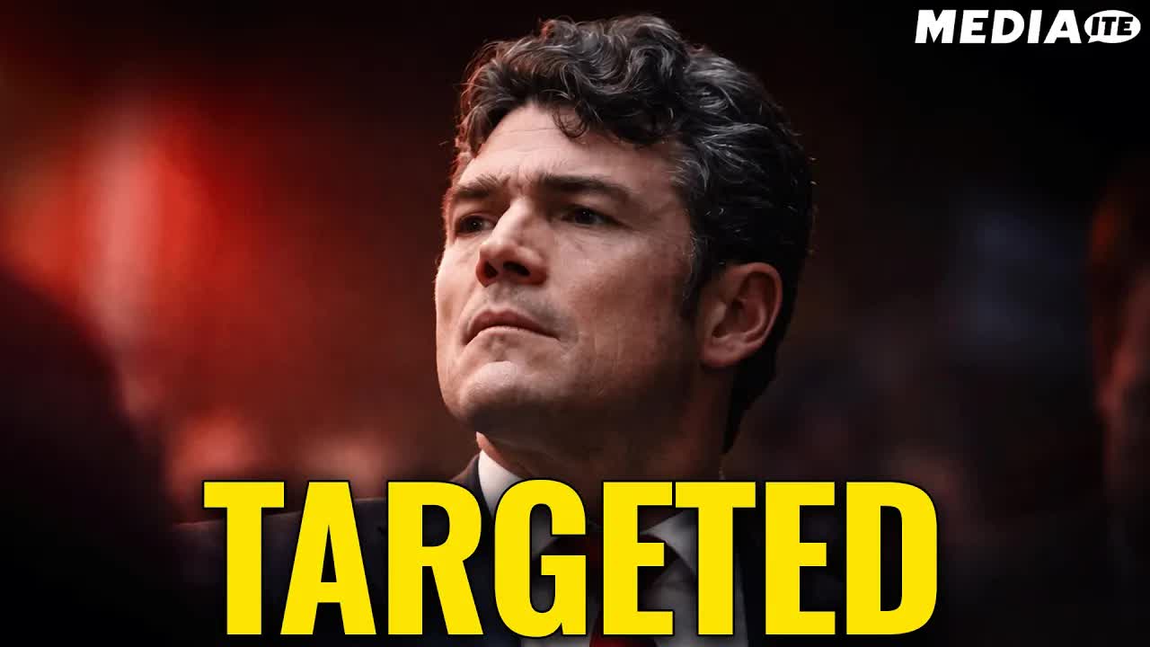 Trump is ATTACKING Joe Kent now?! This is getting weird