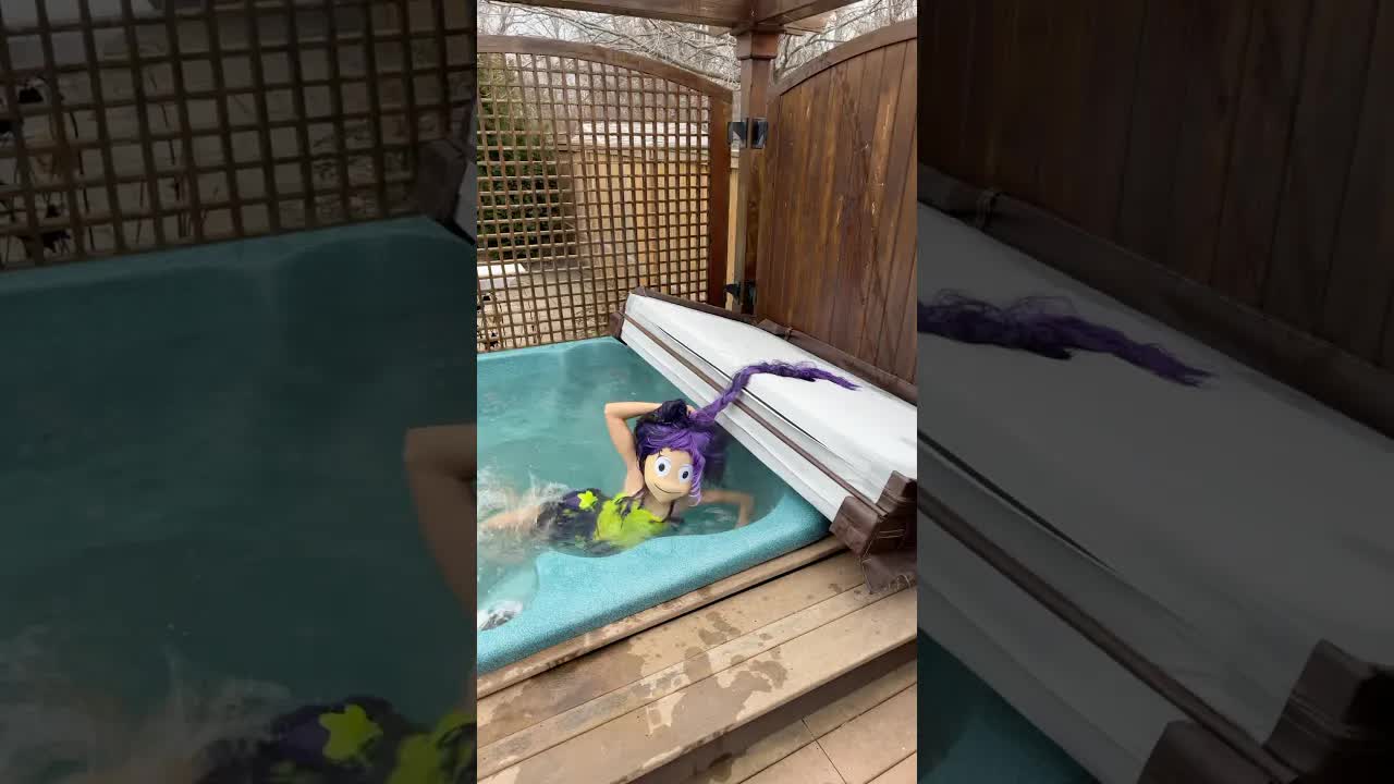 LILLY LOVE BRAIDS HAIR STUCK IN HOT TUB!!