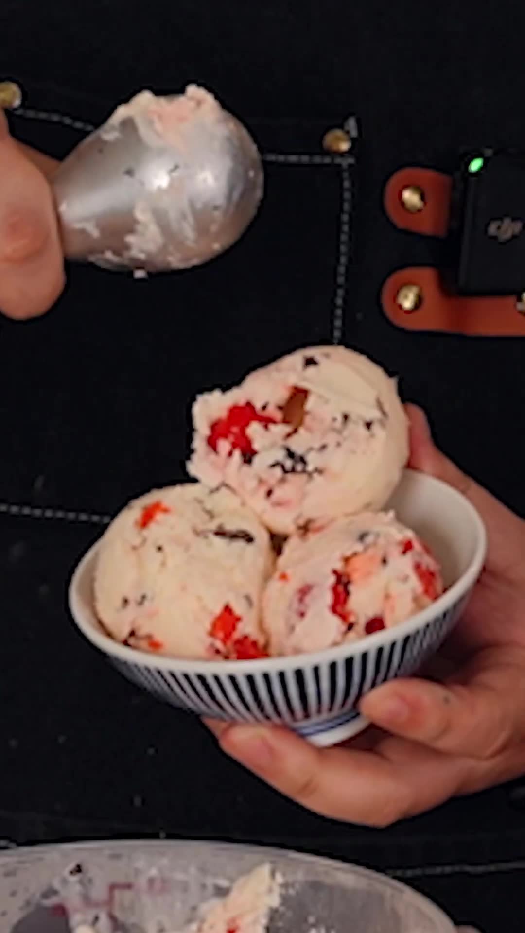 Why this specific ice cream flavor earned a wedding spot)