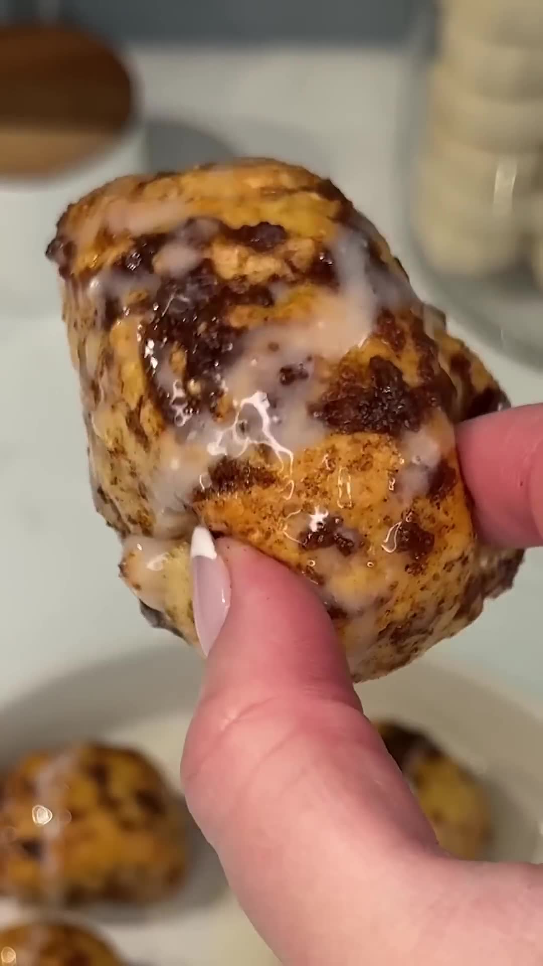 Miniature pretzel bites receive sweet makeover with warm spice coating