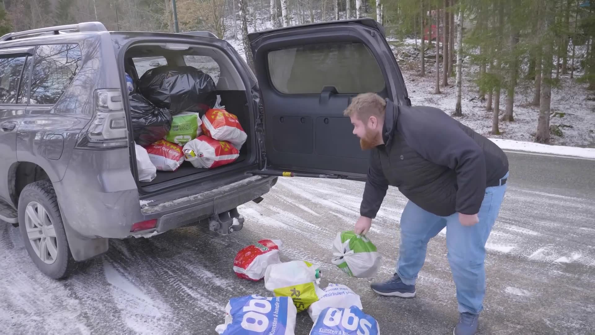 Grensehandel i Sverige full varebil med billige varer hjem til Norge