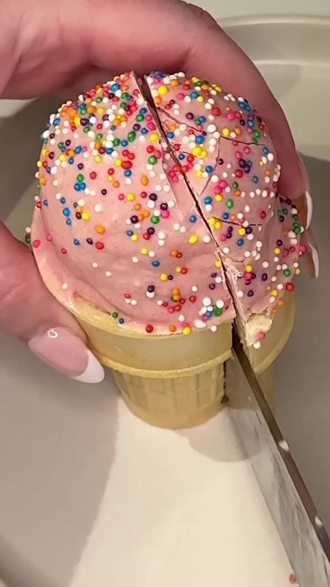 Cake pop recipe gets playful presentation in edible cone holders