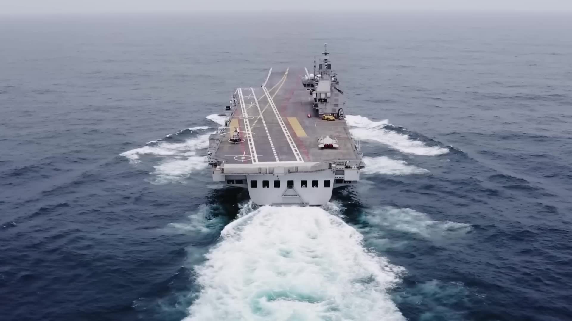 Attack submarine engages Iranian surface combatant with precision torpedo strike