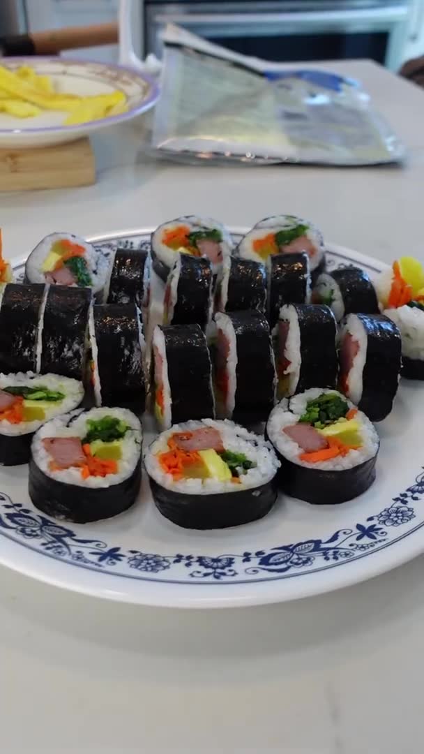 How to roll perfect kimbap with spam and fresh vegetables