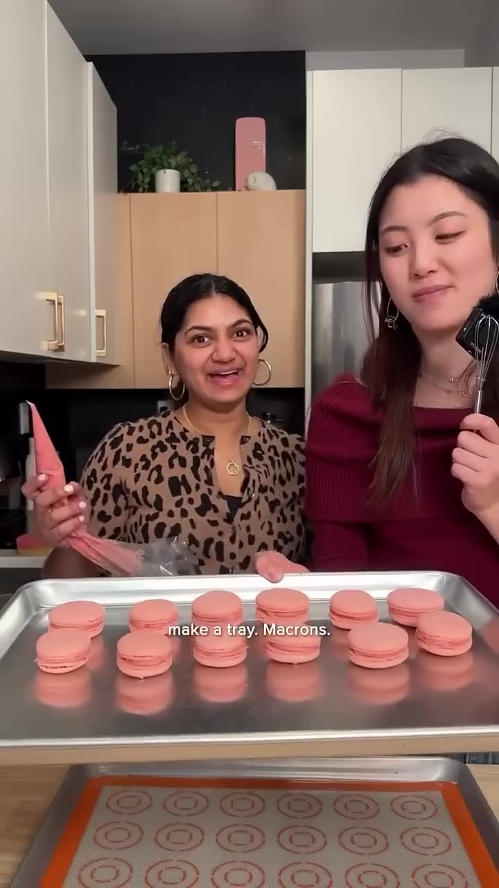 Guiding a friend through first macaron attempt