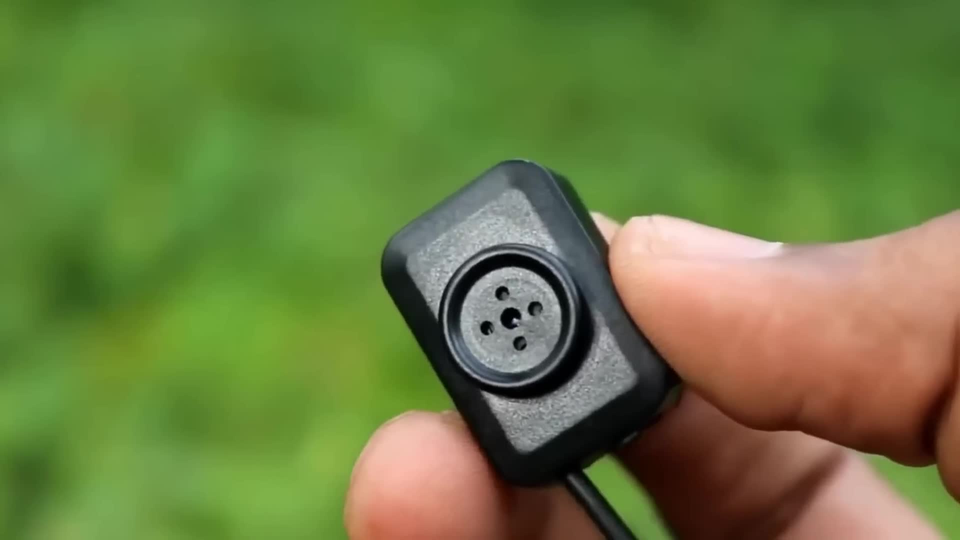 Quick camera sweep method identifies illegal recording equipment in lodging