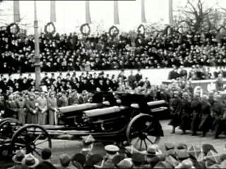 0065 World at War 01 00 42 20