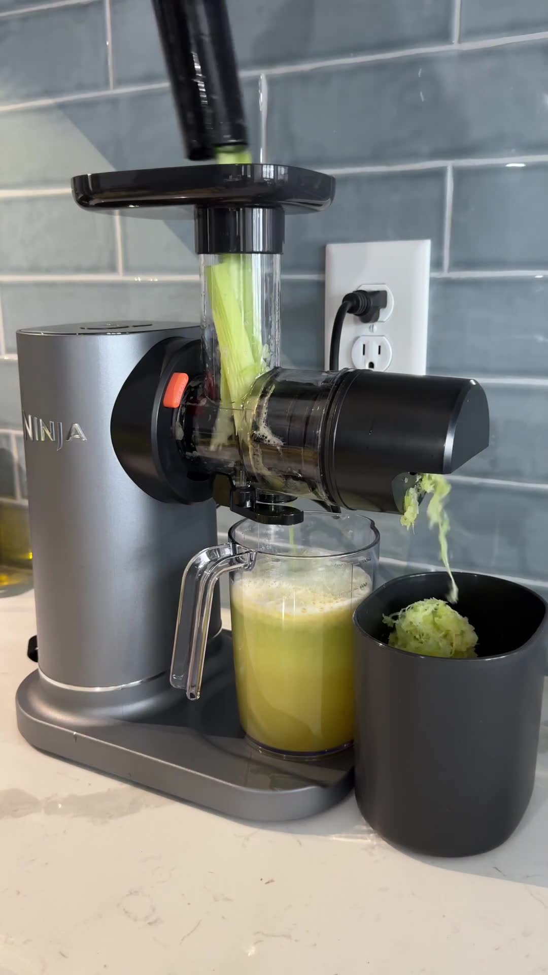 Compact juicing appliance simplifies fresh juice preparation at home