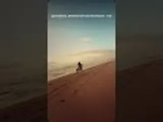 Riding the waves 🐎