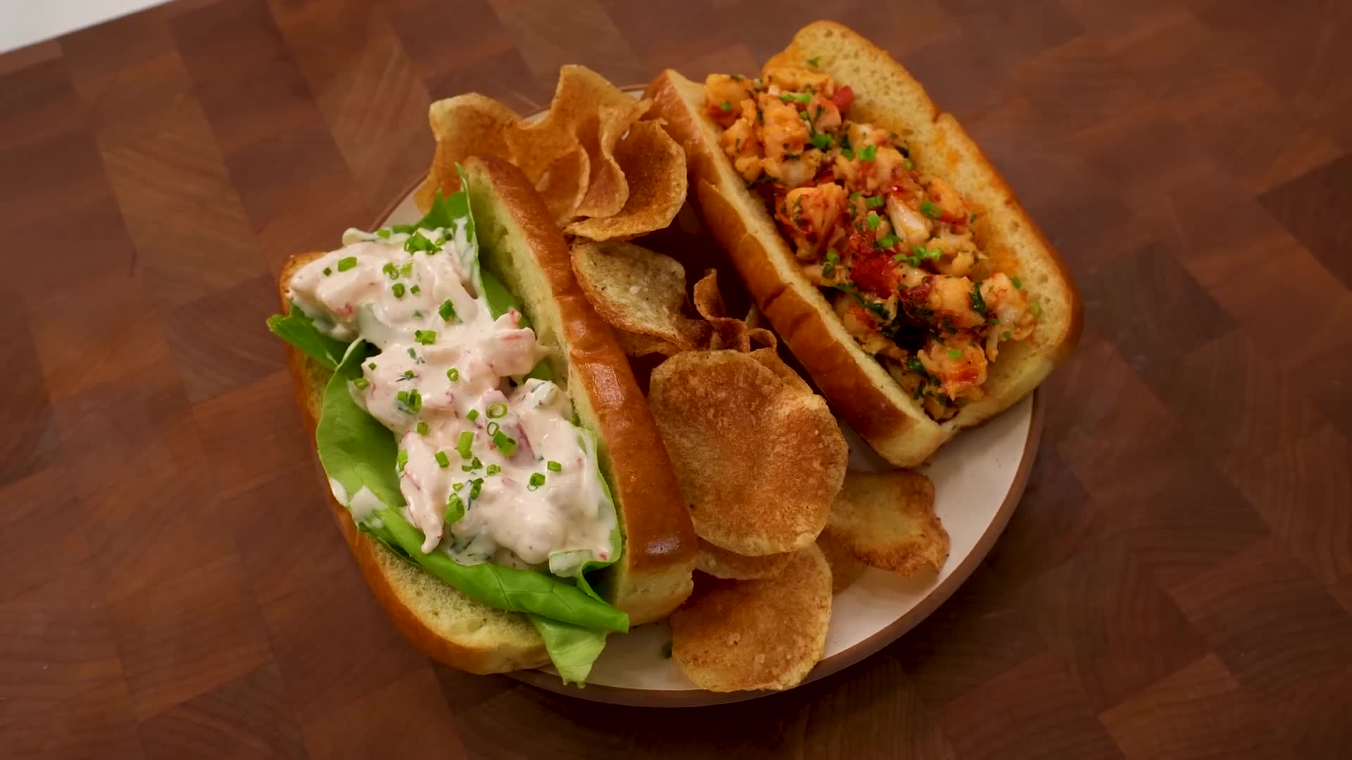 An affordable seafood roll that beats expensive lobster versions
