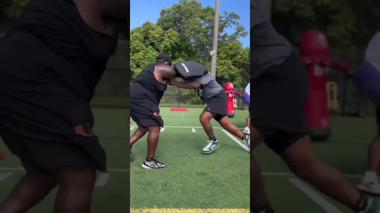 #Cowboys Quinnen Williams working out with the SackSenSei