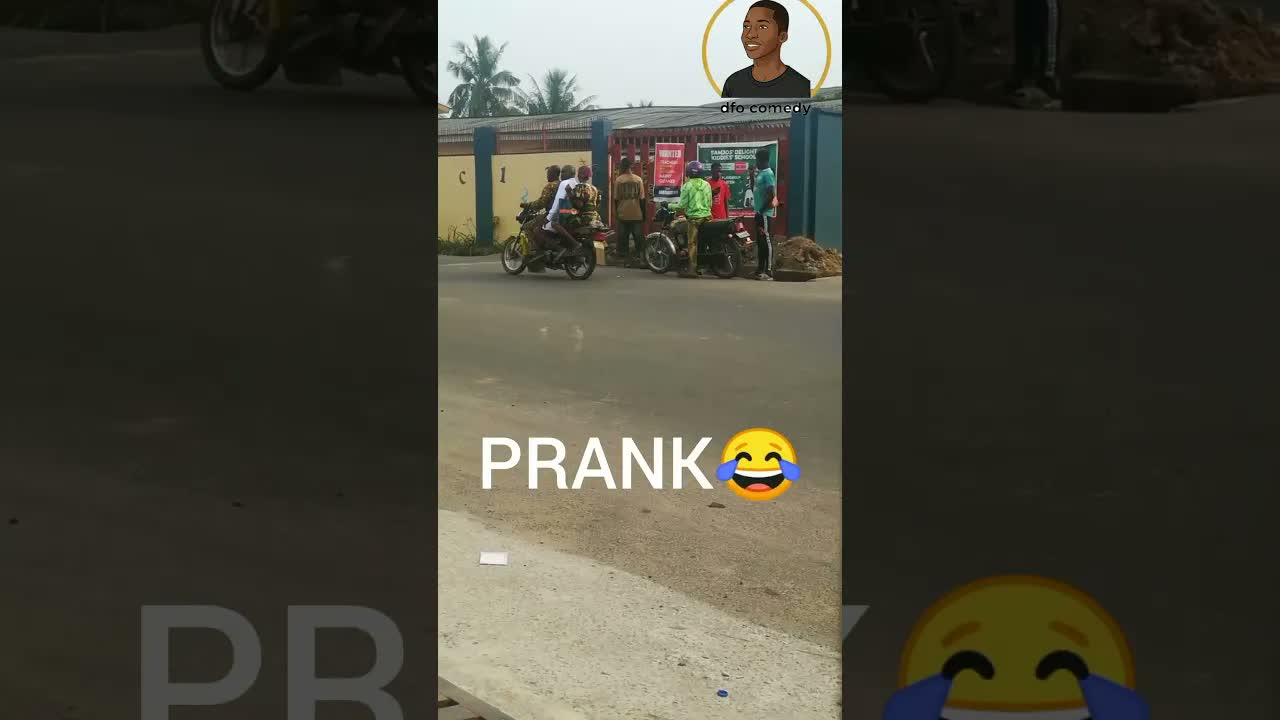 Ring prank on a bike man 💪🤣🤣🤣🤣🤣 #bestcomedyskit #comedyfilms  #africanfilms #prank  #comedyprank