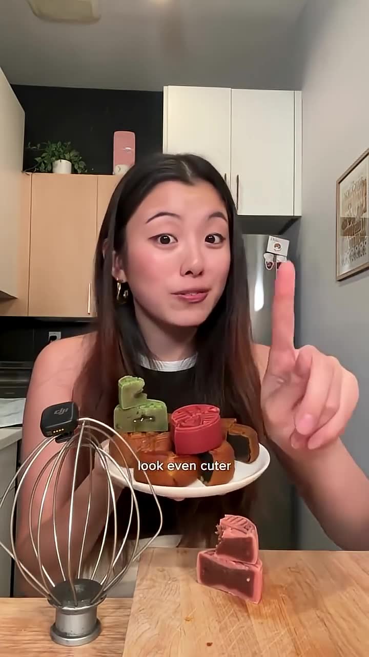 Trying every single Kitsby mooncake flavor available