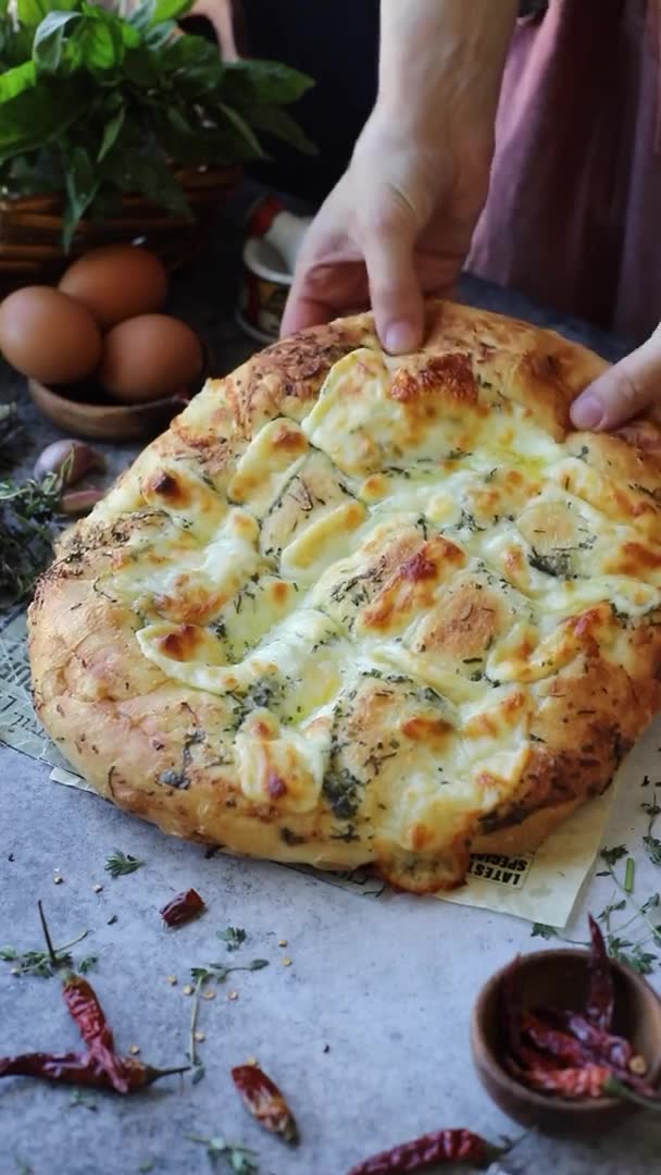 Pizza flavor compilation with six non-traditional crust methods