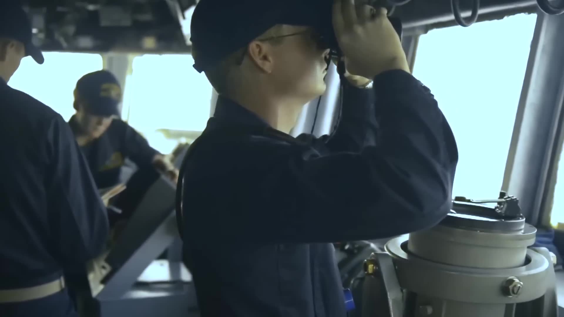 Yemeni forces fire on American Virginia-class submarine