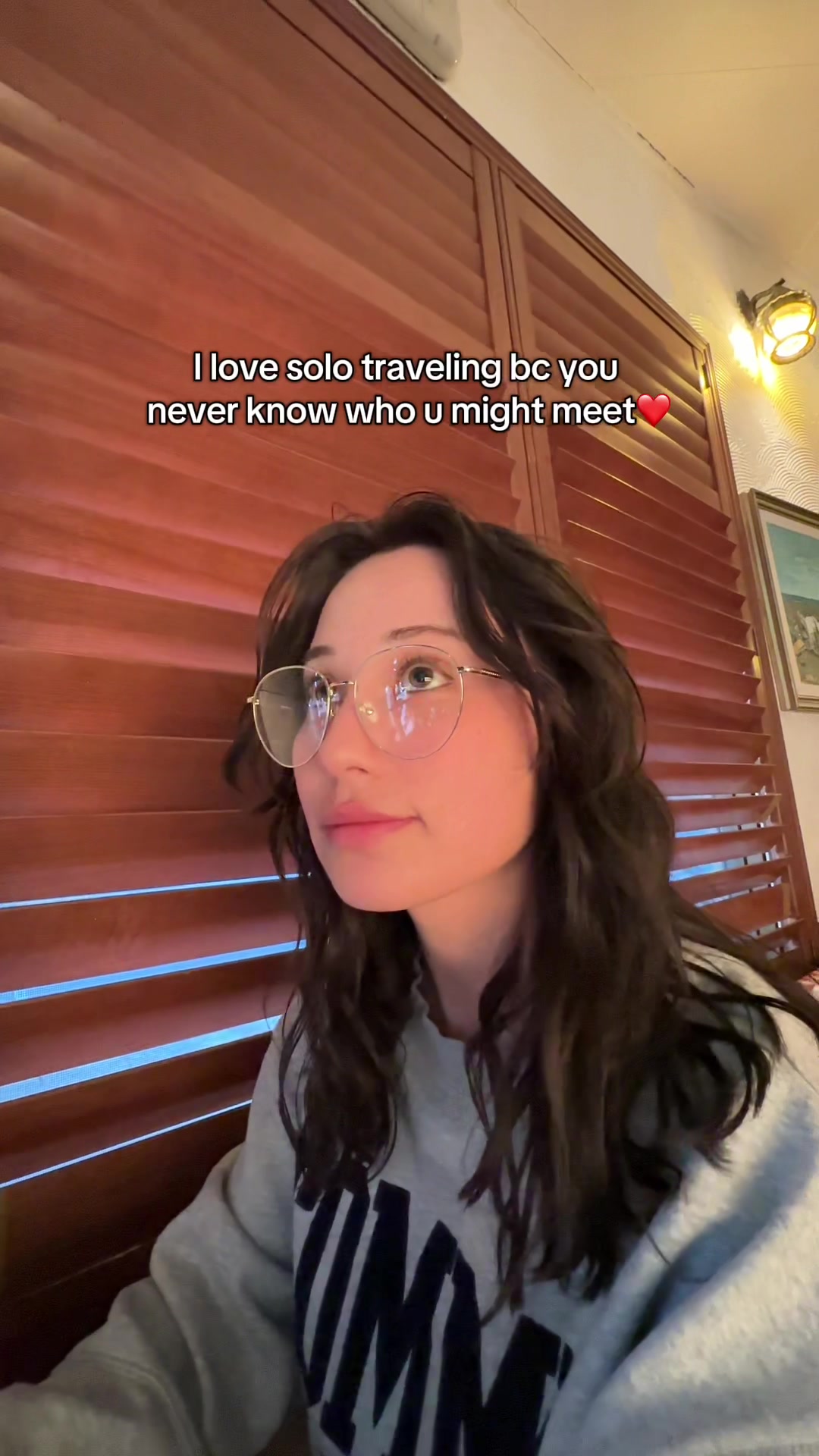 Social strategies for solo travelers who want to connect with locals