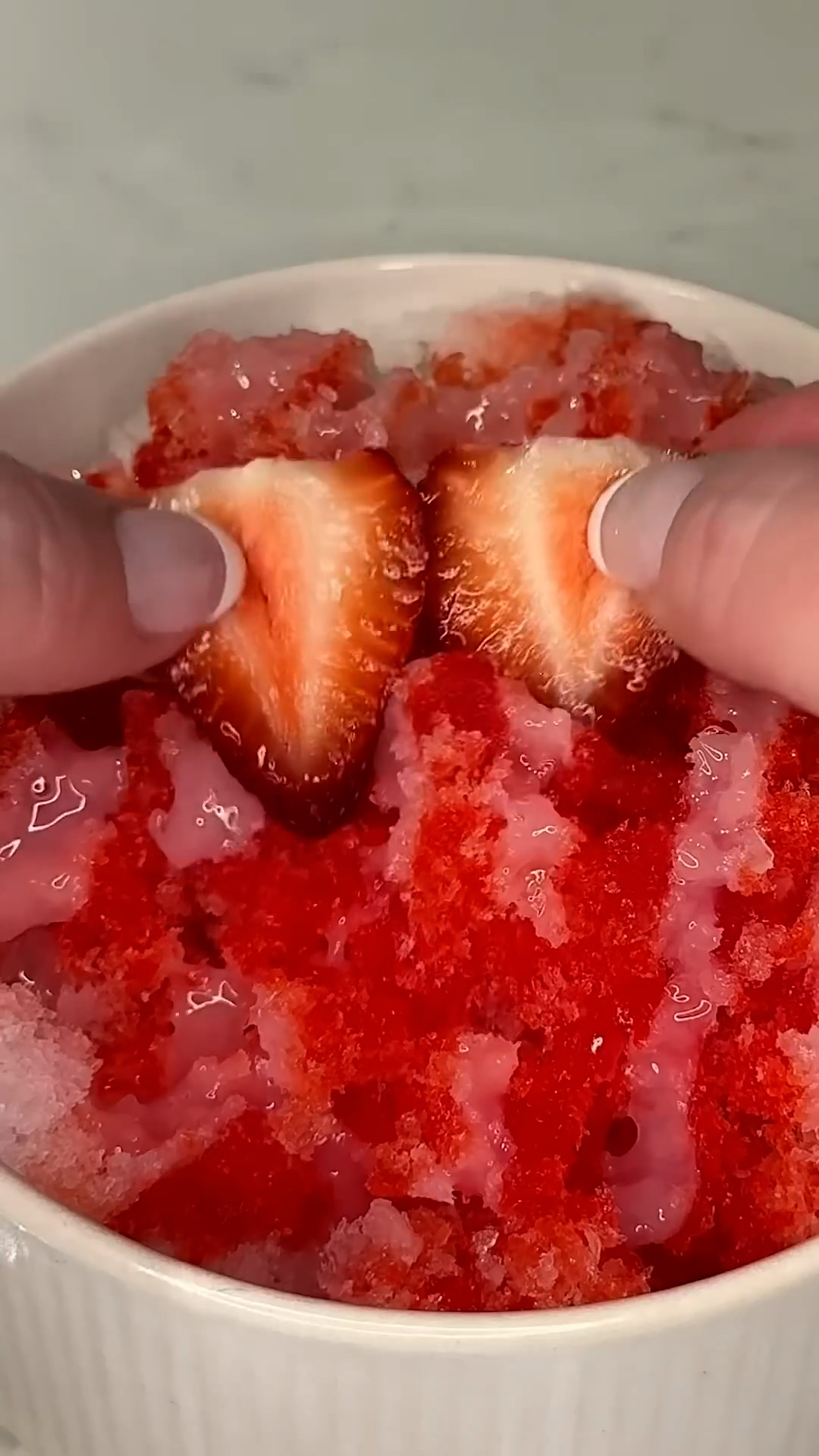 Home method creates fluffy ice texture with fruit flavor