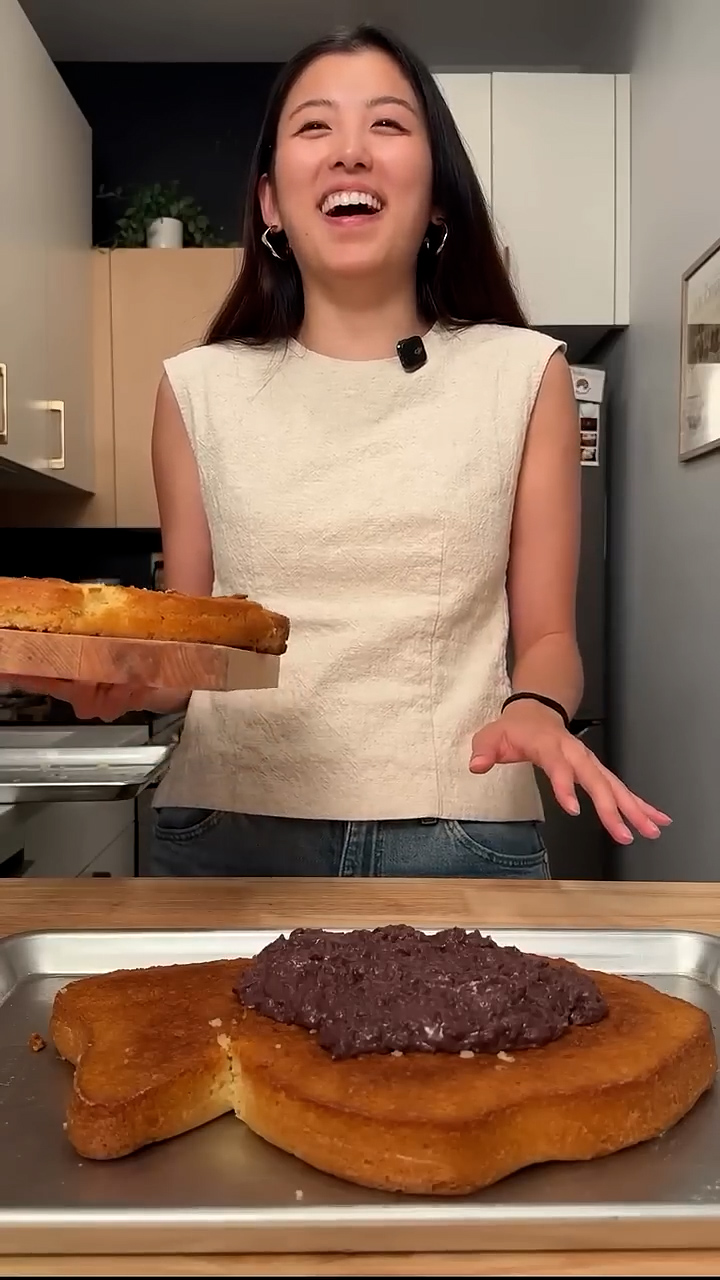 Making the biggest Japanese fish shaped cake ever