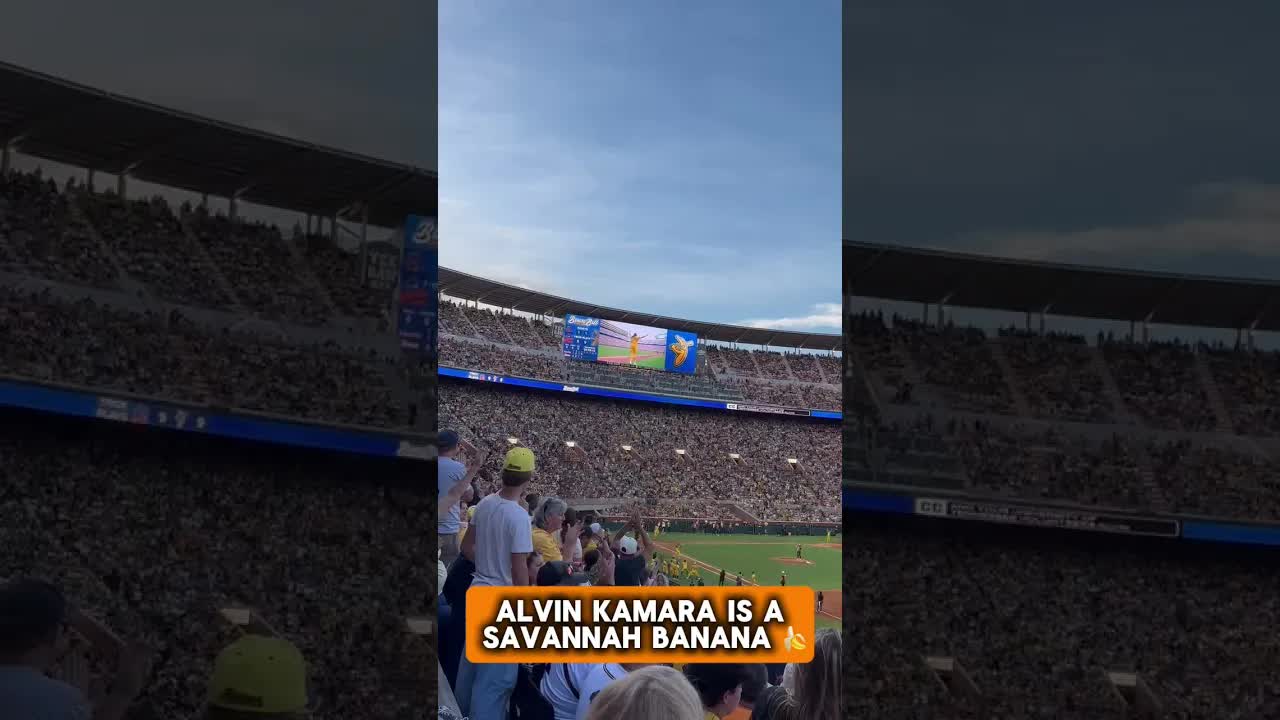 Kamara is BACK in Neyland Stadium pinch hitting for the Bananas 🔥 #TennesseeVols #SavannahBananas