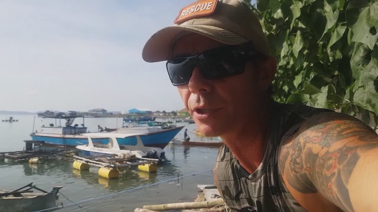 Tracking massive man-eating crocodile during expedition