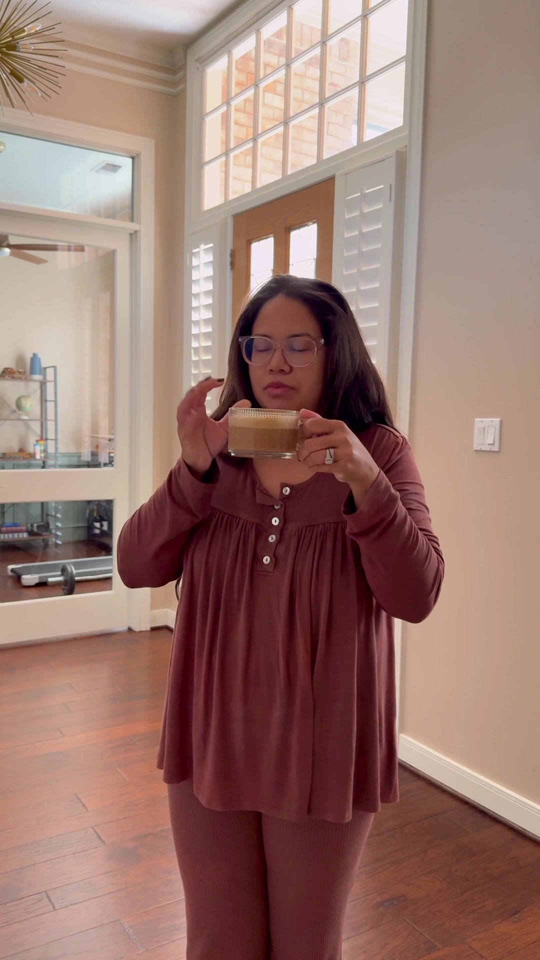Juggling Monday morning mom life and testing out a creamy frothy coffee creamer