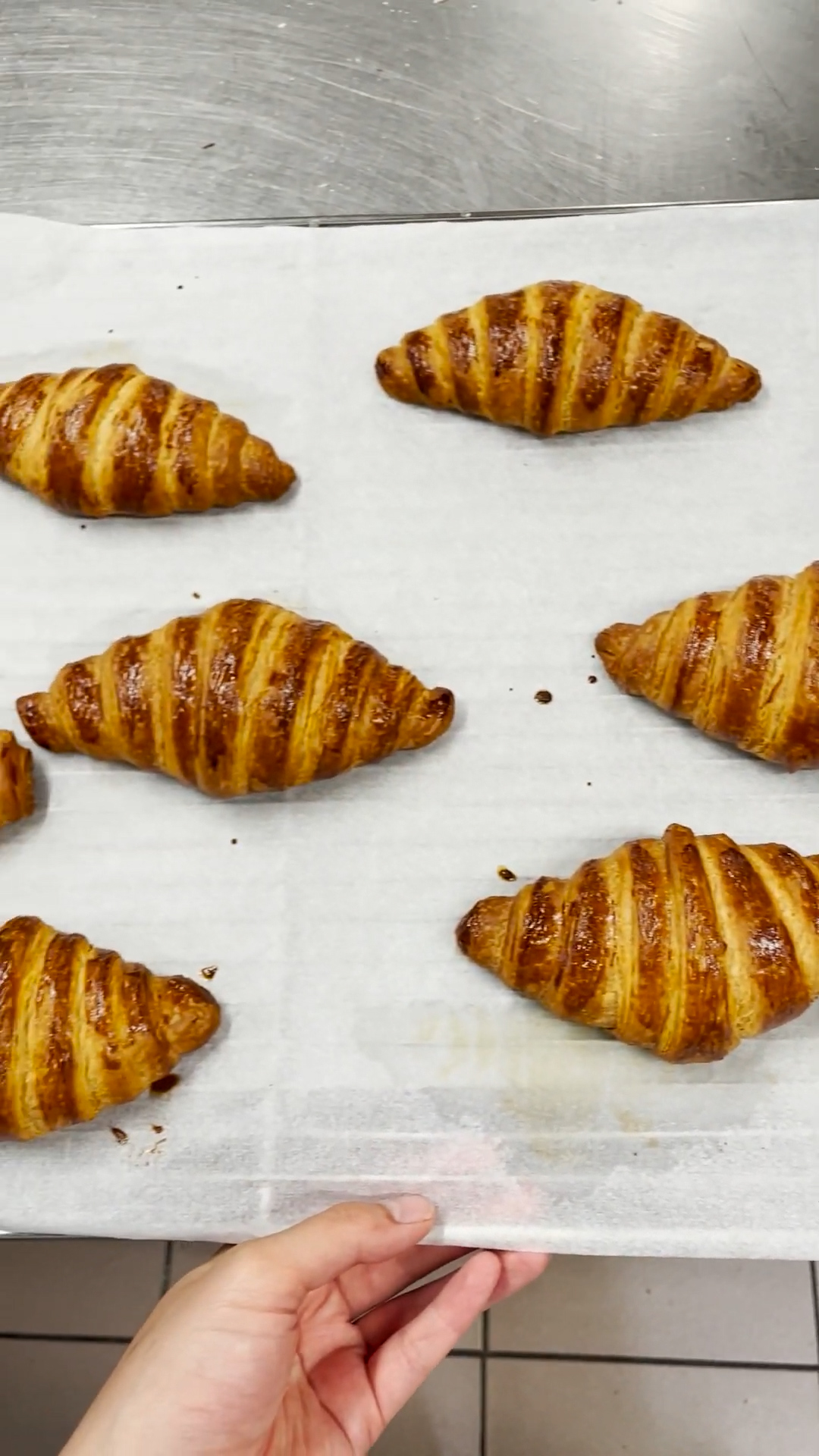 What happens when a pastry student doesn't pass their final exam
