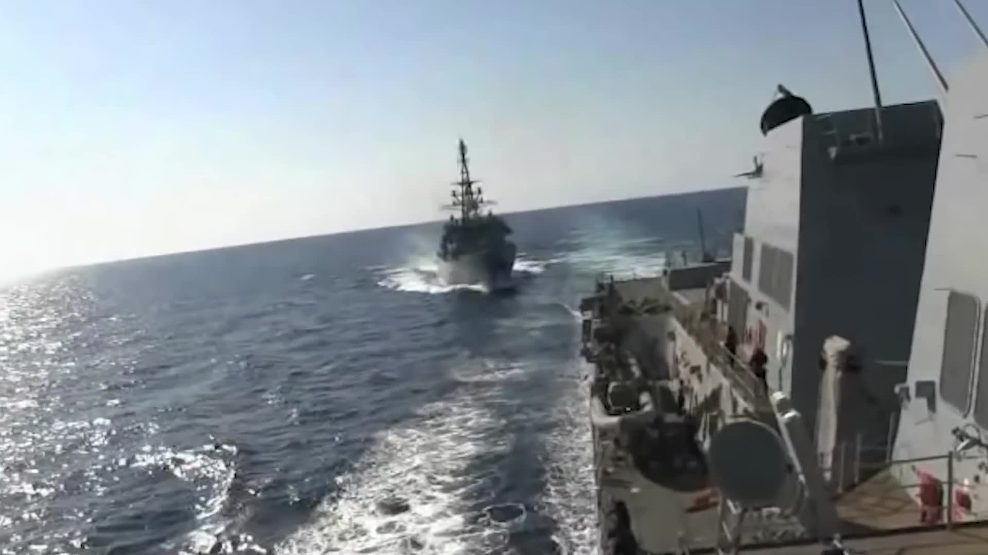 When Chinese forces met a US destroyer at sea